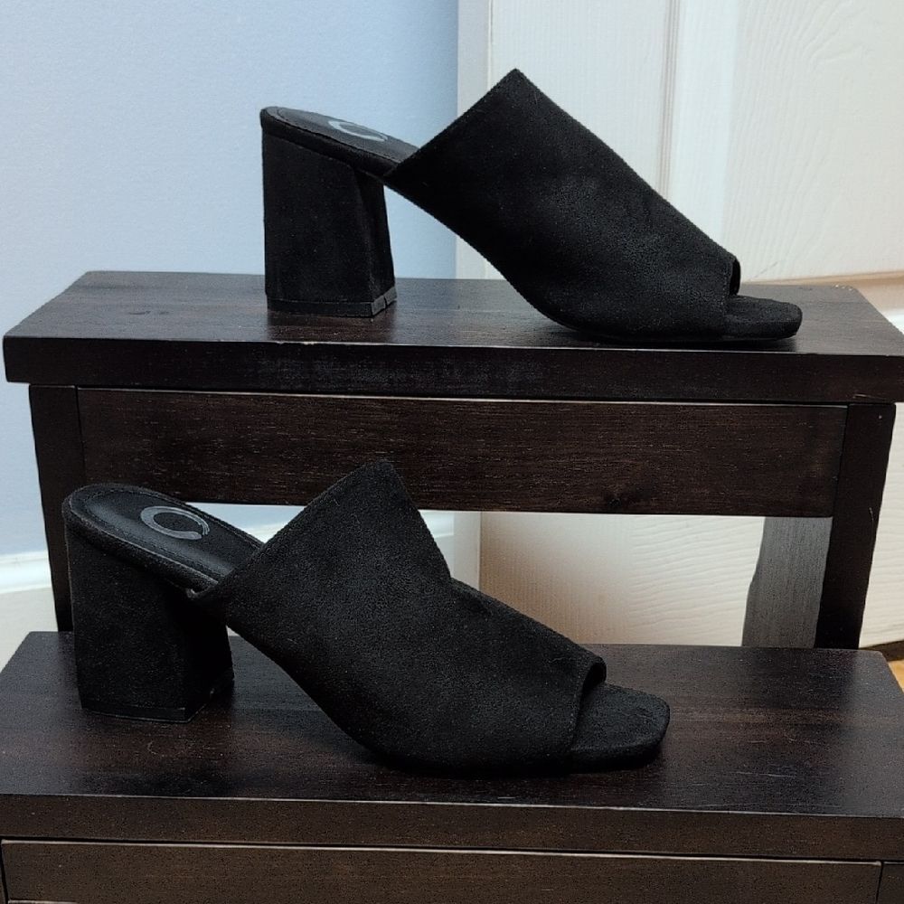 Journee Collection Black Fabric Soft Structure Peep-Toe Block Heel Mules Sz 8.5
